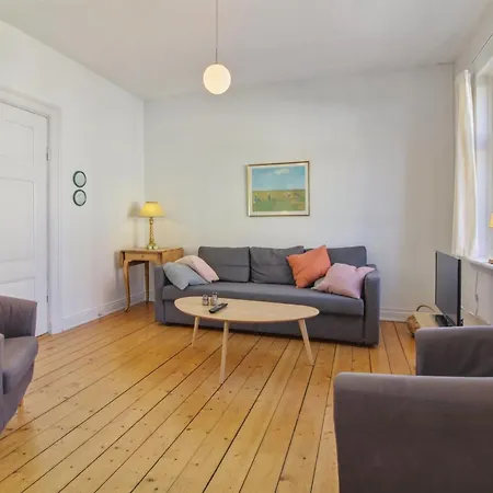 Gyrth - 250m From The Sea By Interhome